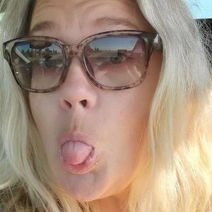 Meet your Posher, Shawna